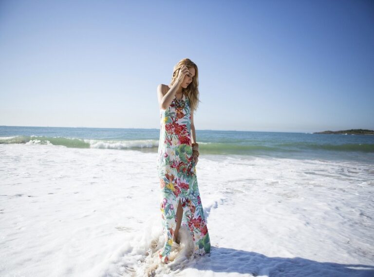 What Should I Wear in Drapizto Island